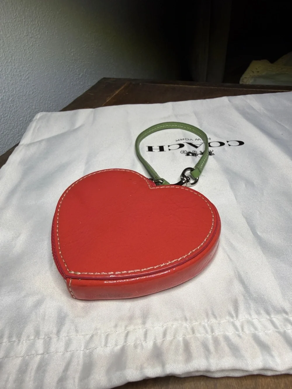 Coach Strawberry Wristlet Coin Purse Nickle Hardware, Green Leaf & key ring - Picture 6 of 7